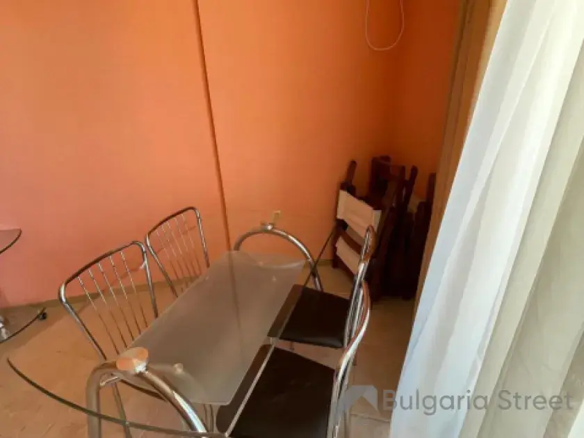 обідній стіл