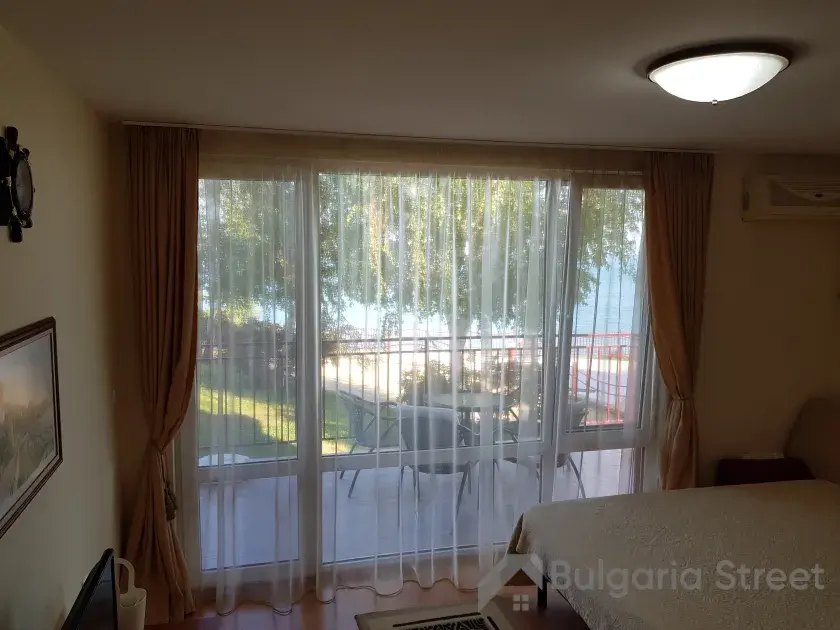 панорамні вікна у спальні
