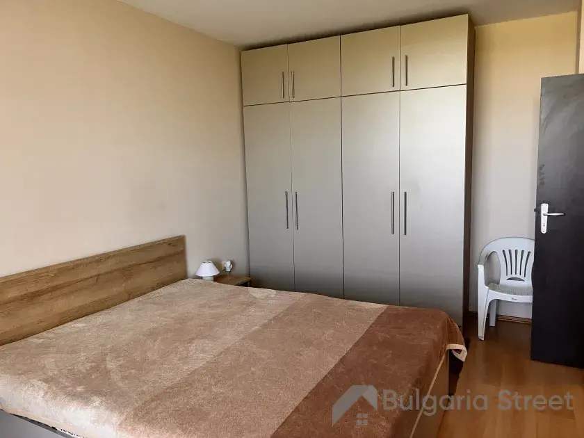 двоспальне ліжко