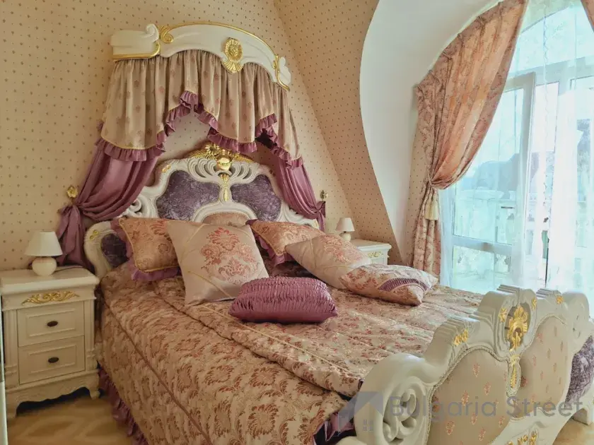 двоспальне ліжко