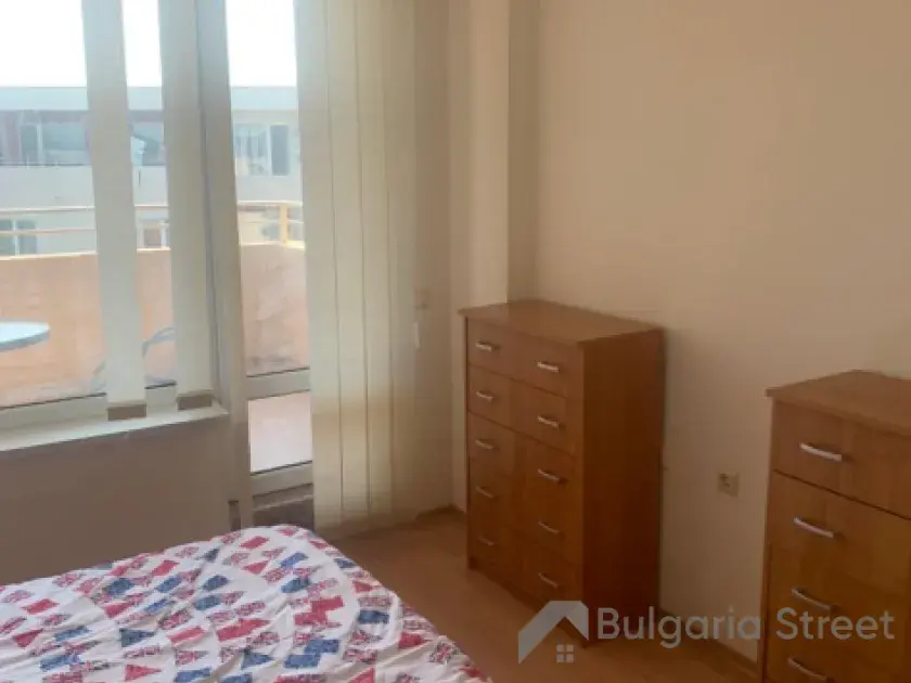 меблі у спальні