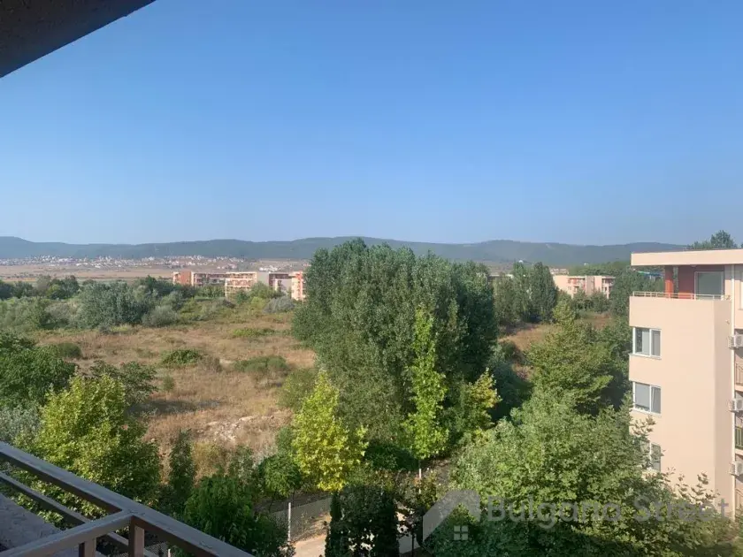 вид на околиці з тераси