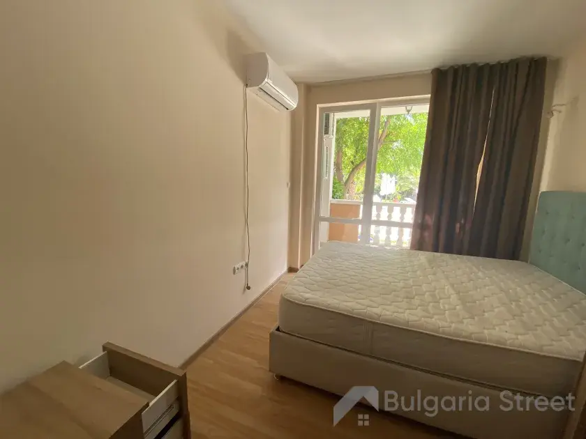 ліжко з матрацом