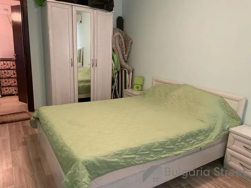 меблі у спальні