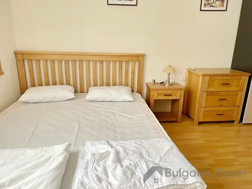 Двоспальне ліжко