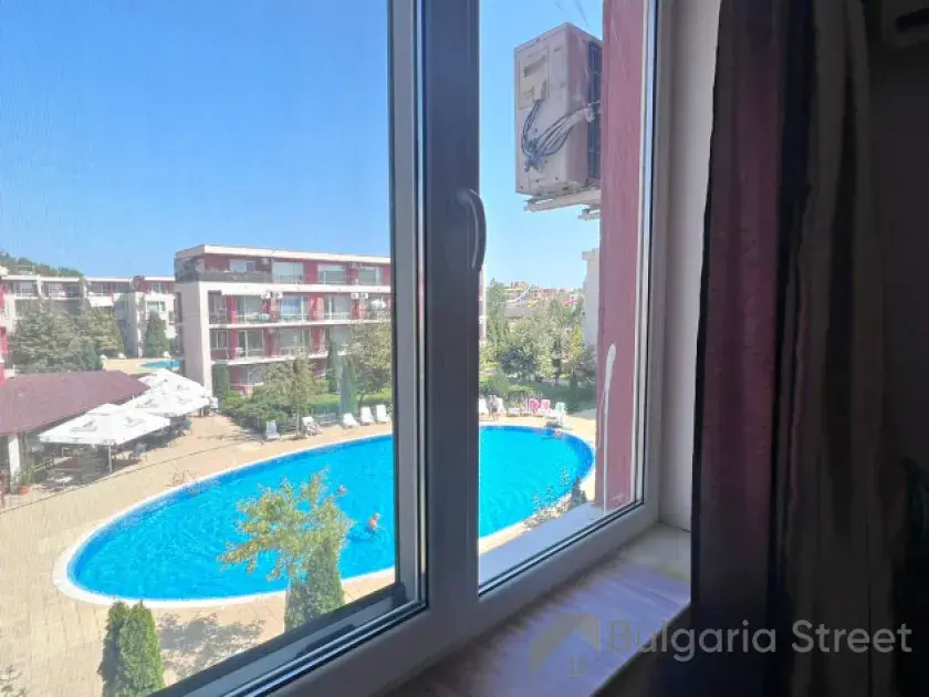 вид на басейн