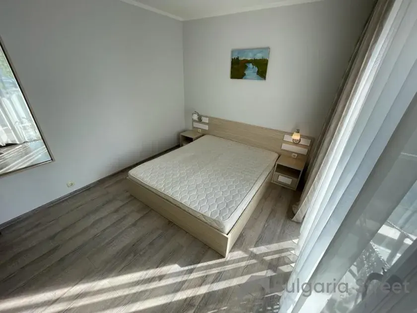 двухспальная кровать