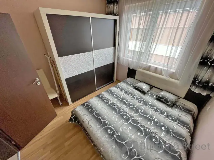ліжко, шафа