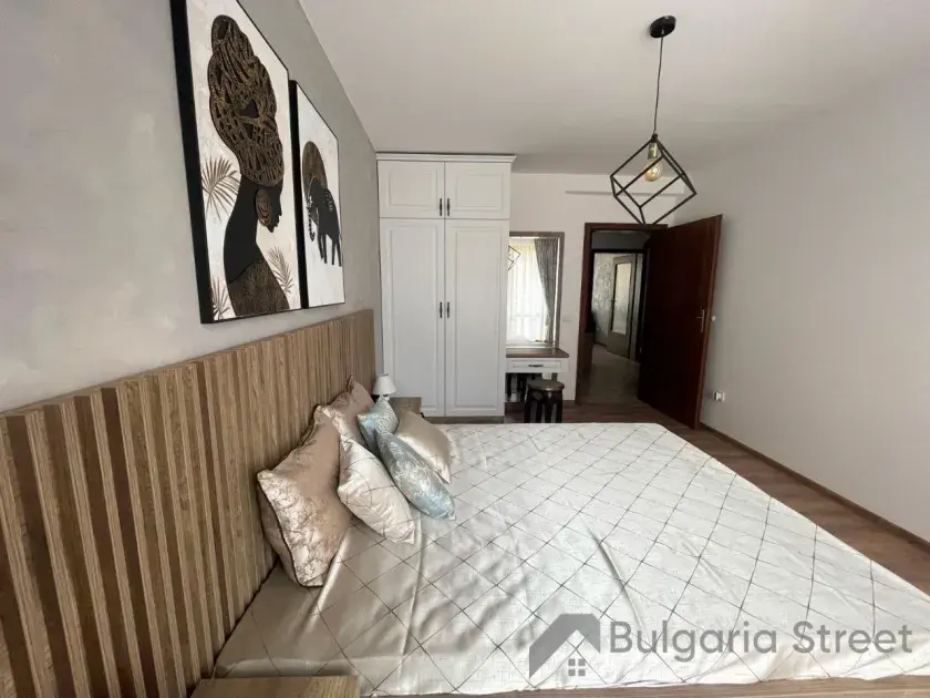 двоспальне ліжко