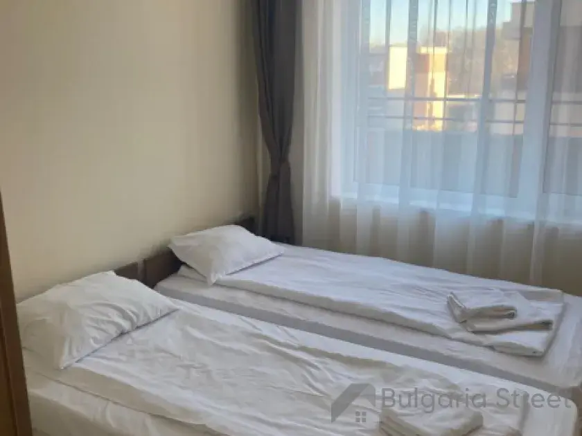 двоспальне ліжко
