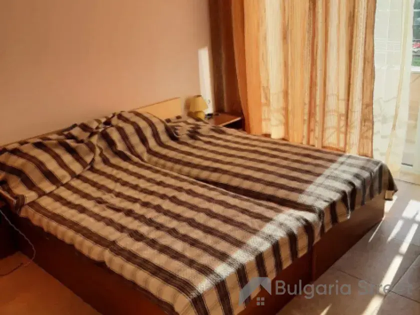 двоспальне ліжко
