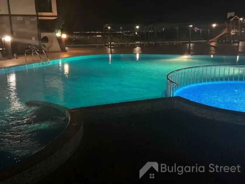 басейн