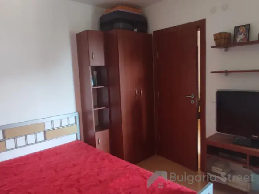 кровать