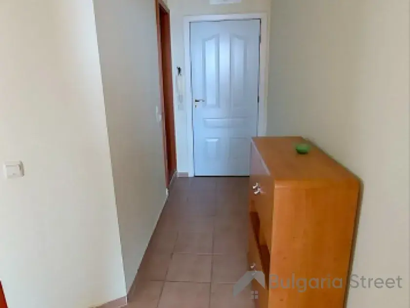 Прихожая со шкафчиком