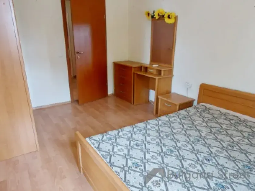 гардероб І ліжко