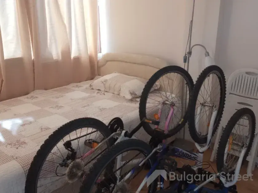 ліжко, велосипеди