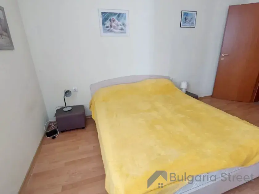 двоспальне ліжко