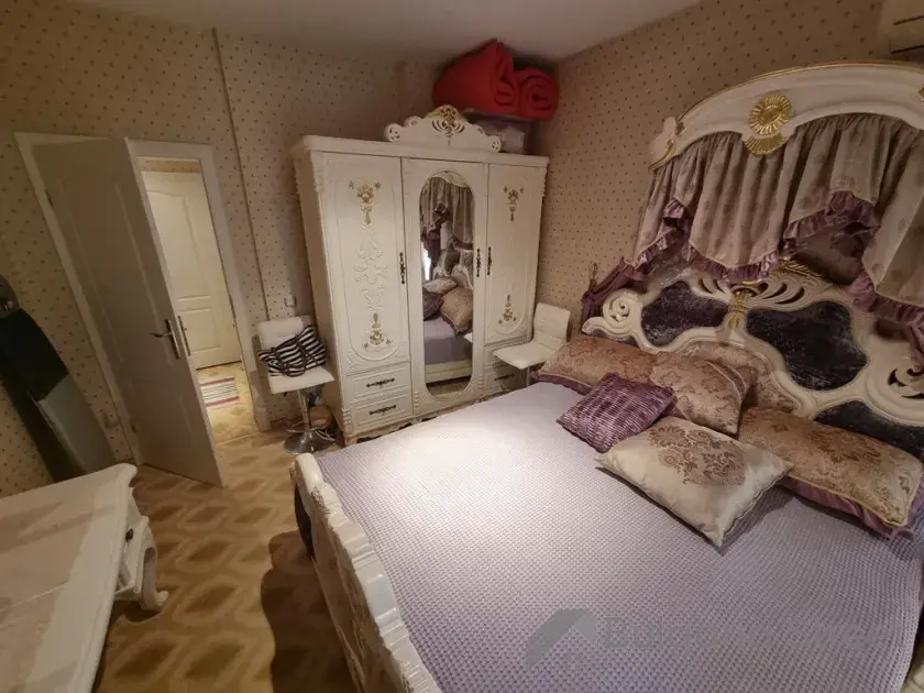 ліжко, шафа