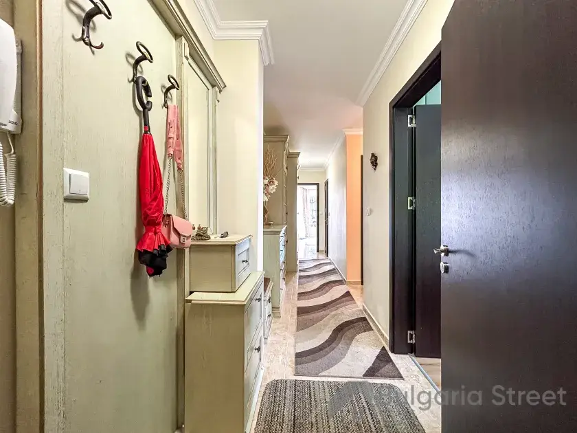 шафа з вішалкою