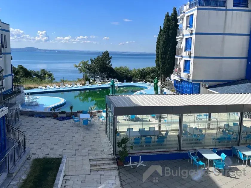 вид на море з тераси