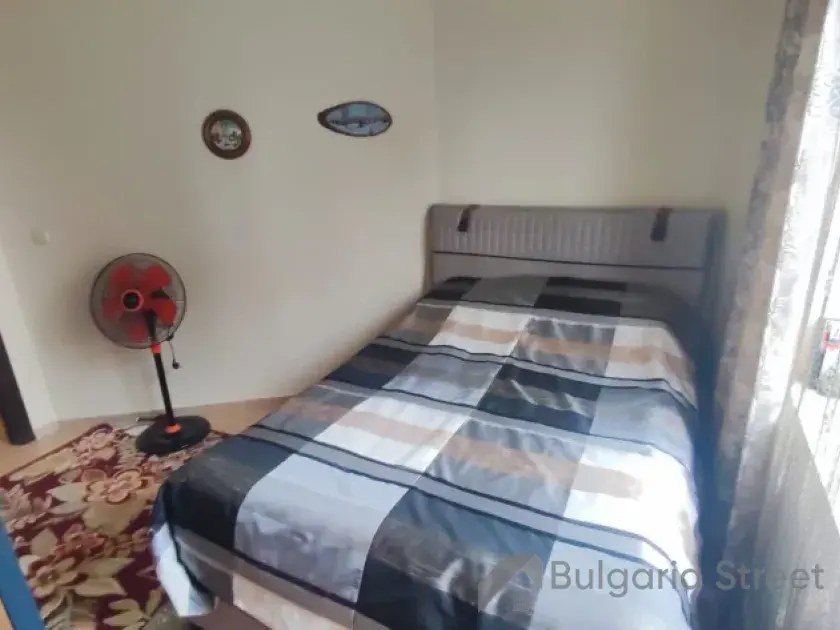 ліжко, шафа