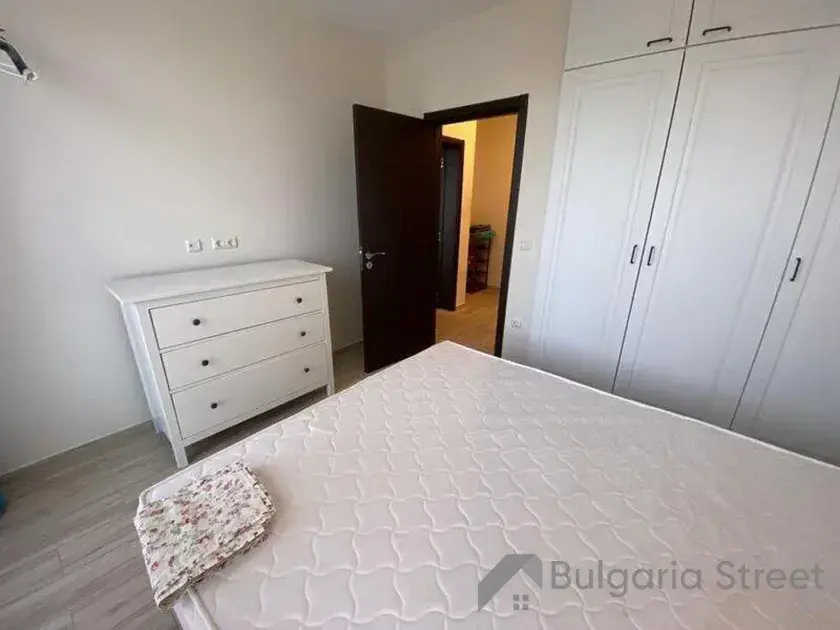 ліжко, шафа, комод