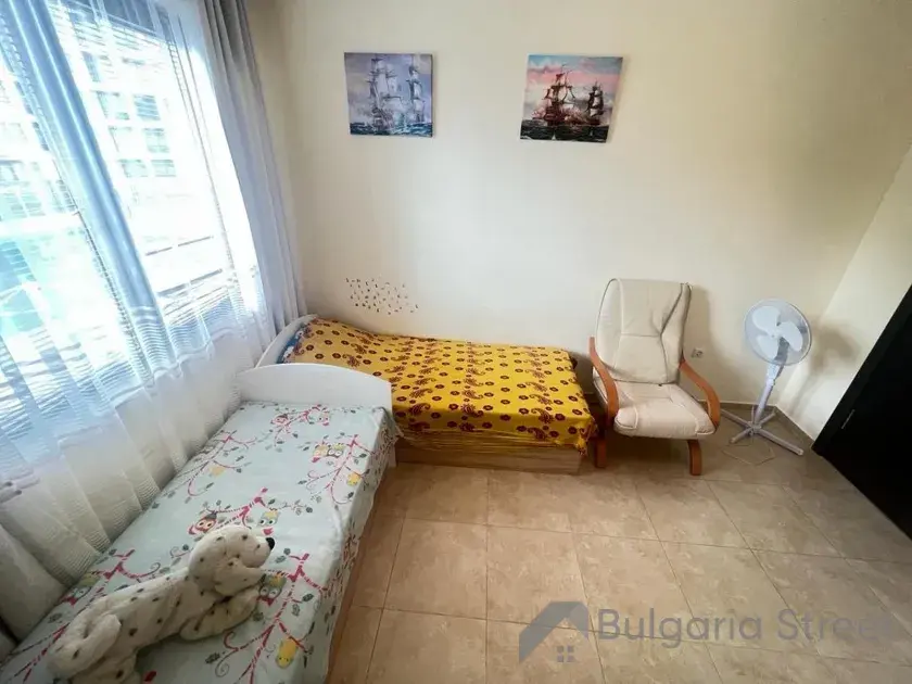 два односпальні ліжка