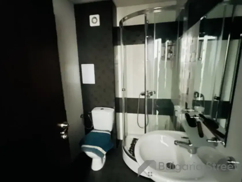 ванна кімната з душем