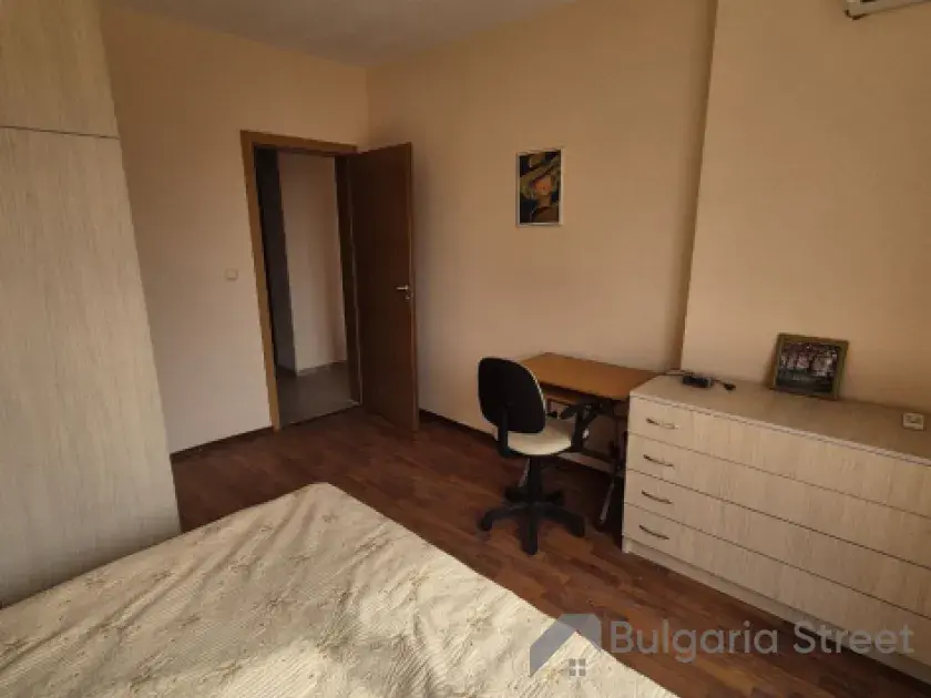 Кровать в спальне