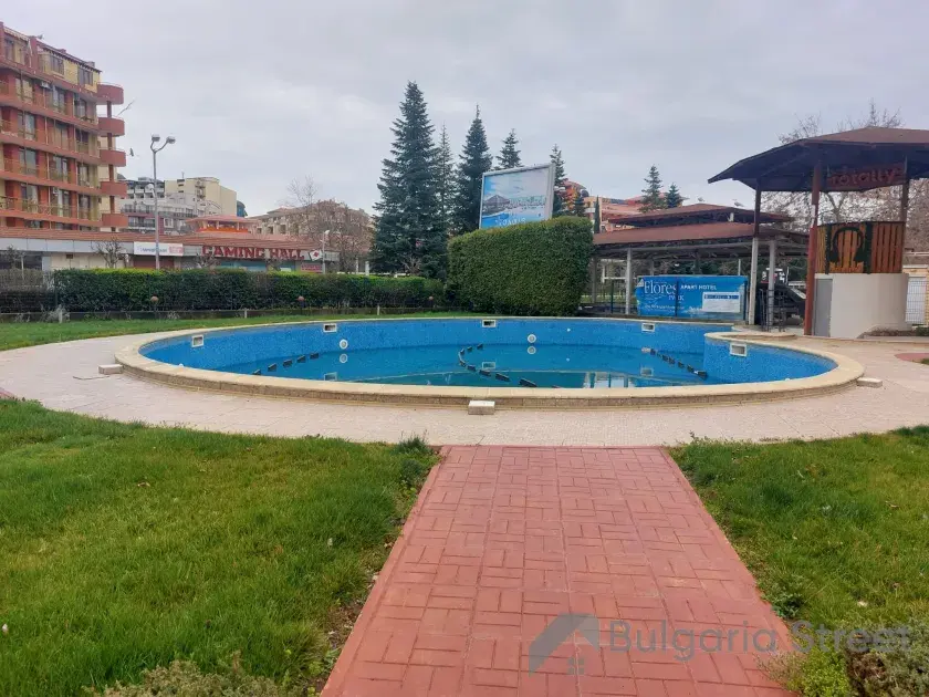 Бассейн в комплексе