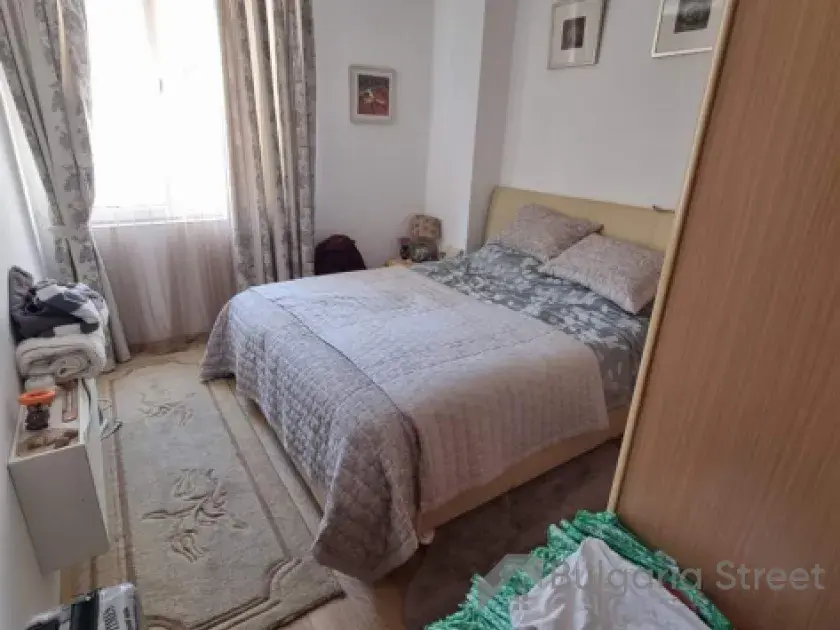 Кровать в спальне