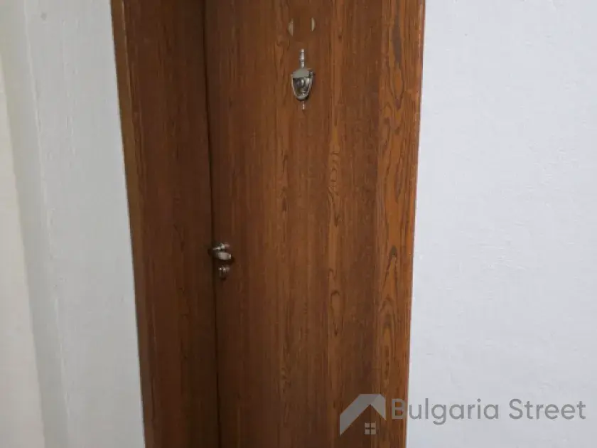 дверь в квартиру