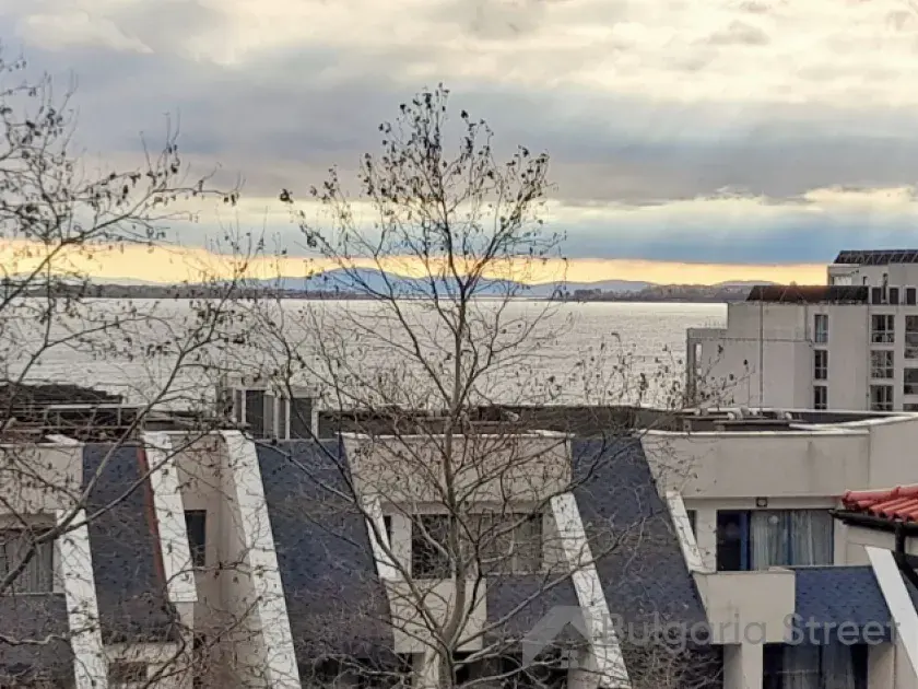 Вид на бассейн в комплексе Sineva Del Sol