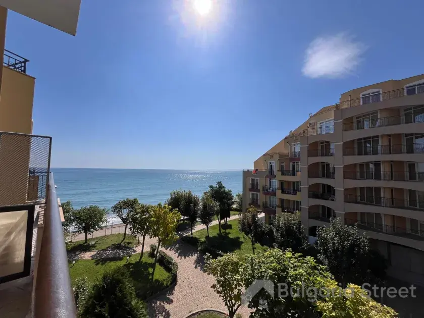 Вид на море с балкона / Midia Grand Resort
