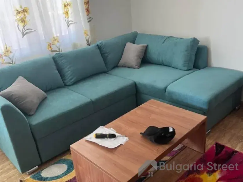 М'які меблі у вітальні