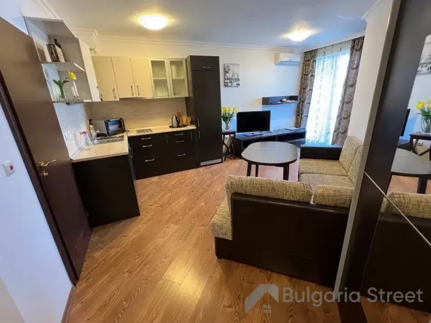 вітальня, мебелі, кухона зона