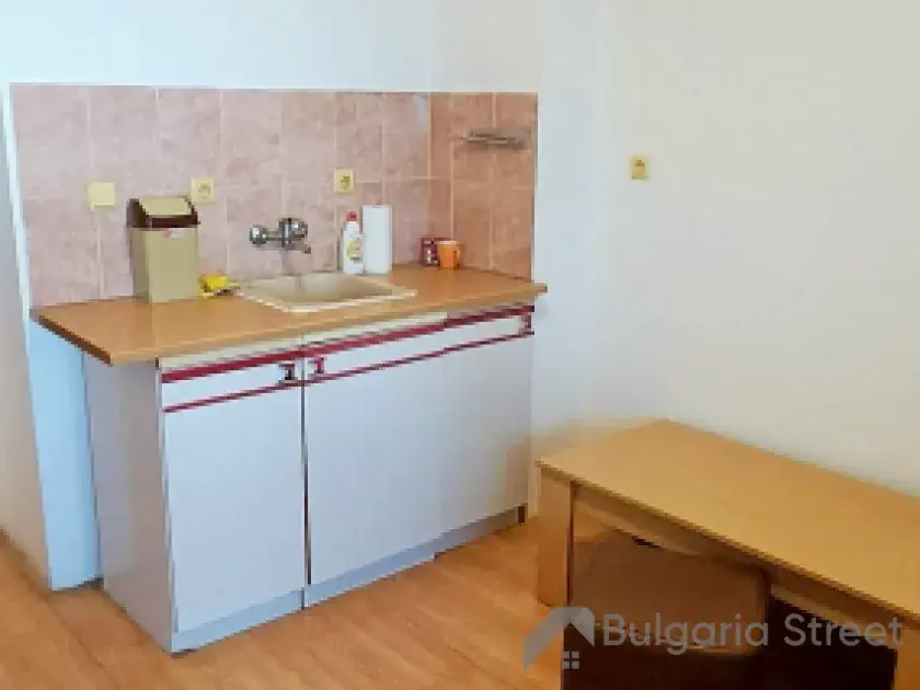 гостинная комната с кухней