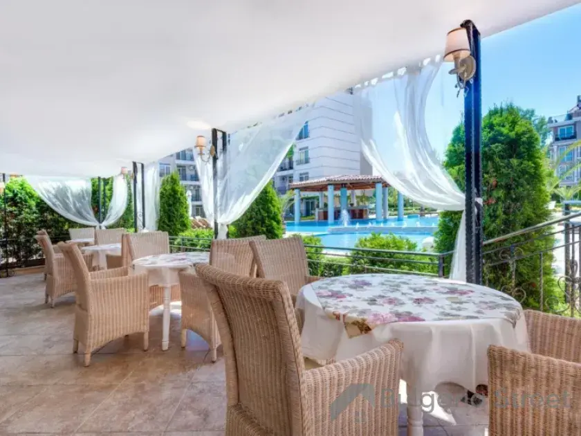 комплекс, територія, басейн