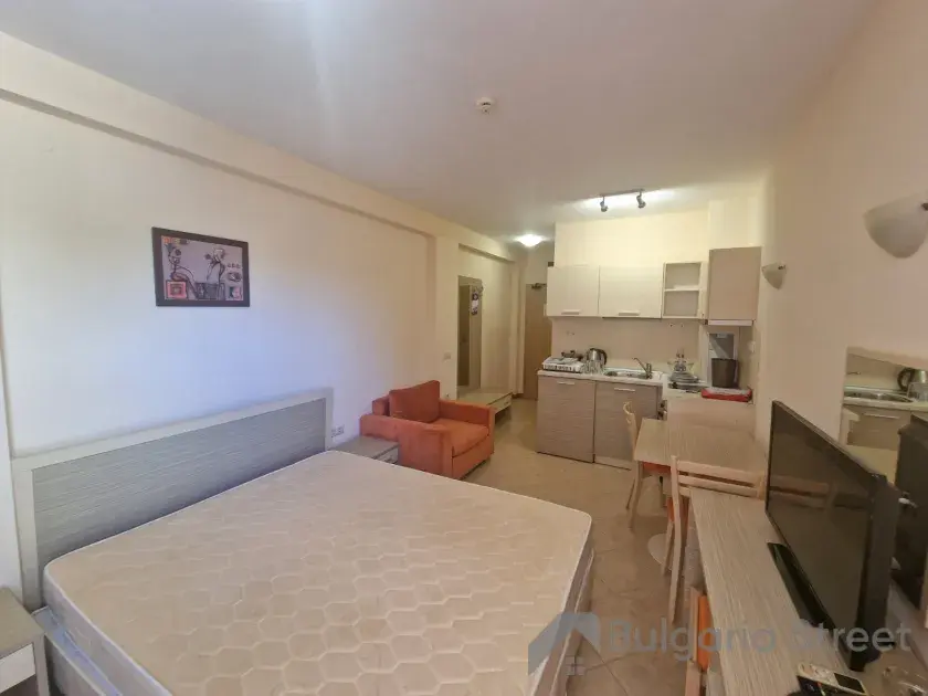 Royal Sun | Студія: спальня , кухонна зона