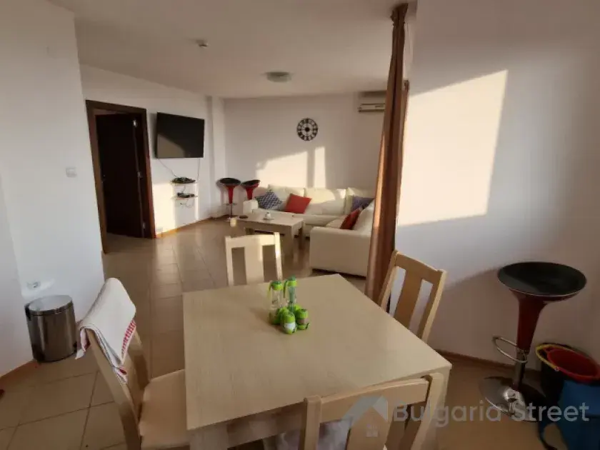 Gardenia Hills | Трикімнатна квартира: вітальня, кухня
