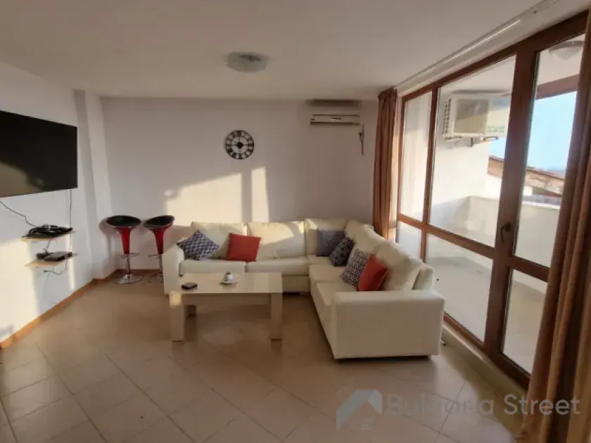 Gardenia Hills | Трикімнатна квартира: вітальня, кухня