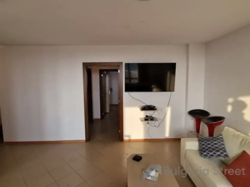 Gardenia Hills | Трикімнатна квартира: вітальня, кухня