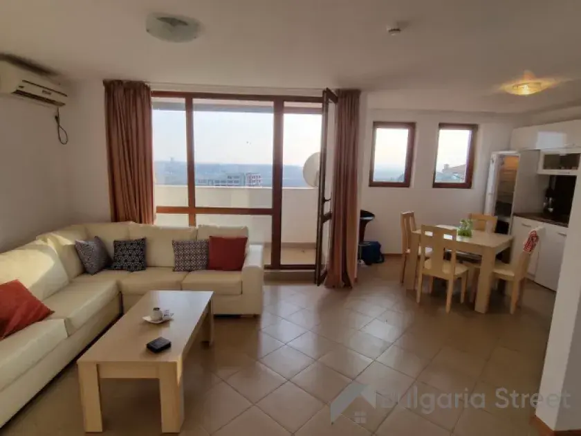 Gardenia Hills | Трикімнатна квартира: вітальня, кухня