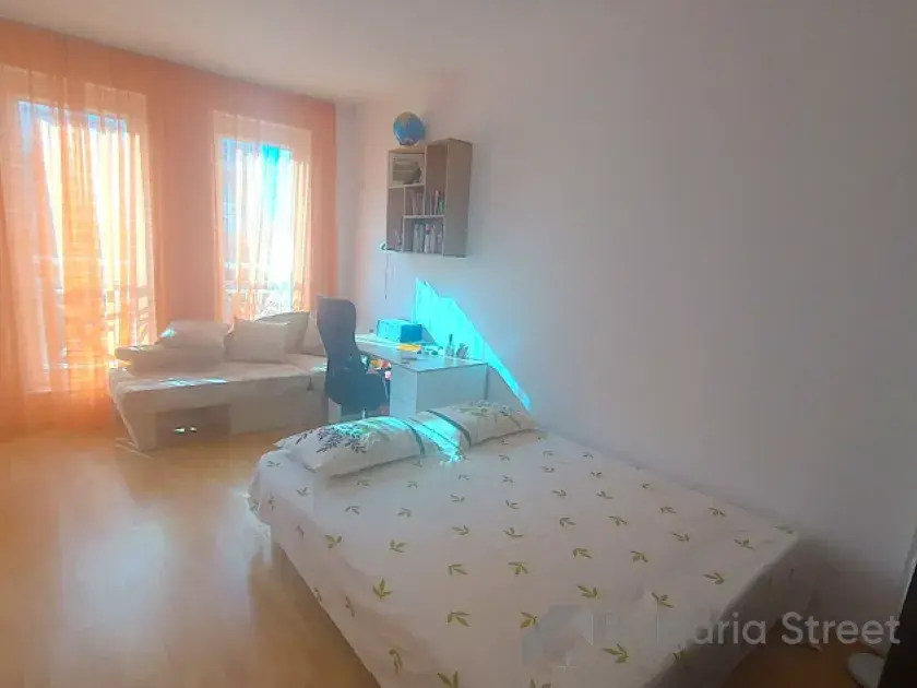 Кровать в спальне