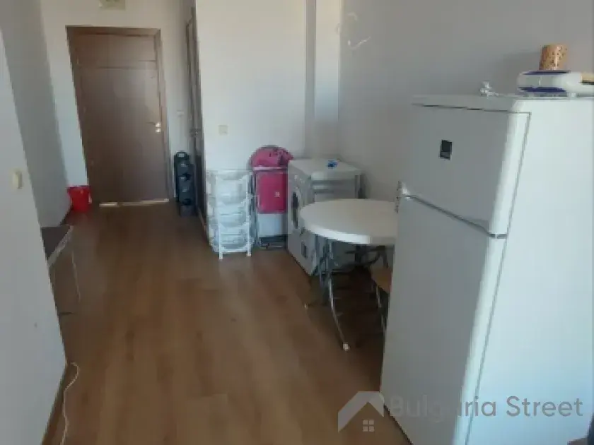 Прихожая со шкафом