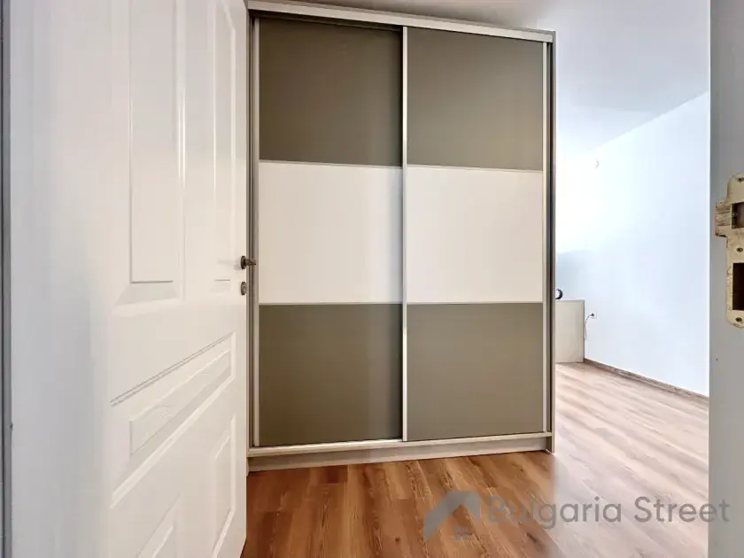 прихожая и шакаф