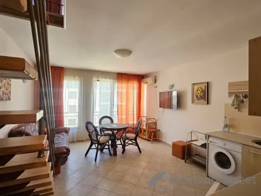 Amber Beach | Двоповерхова квартира: вітальня, кухня