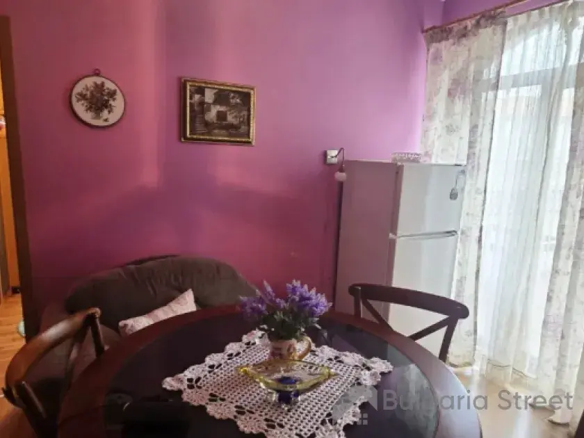 Стол со стульчиками