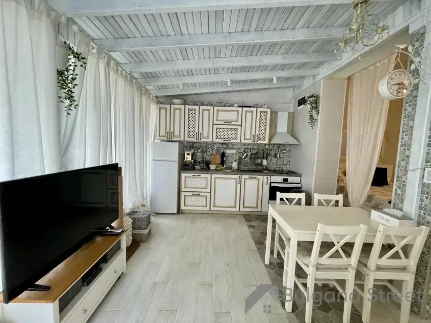 вітальня, кухня, їдальня