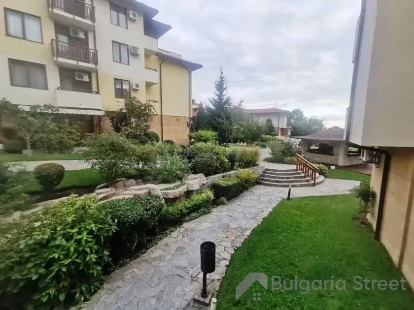 комплекс, территорія, басейн